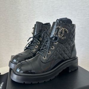 Chanel NEW Patent Black Lace Up Chain CC Brave Combat Boots